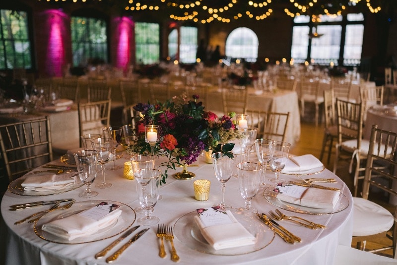 place setting with flowers - helsinki wedding-3