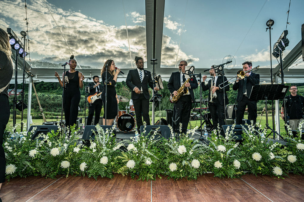 Storytellers Band - vineyard wedding