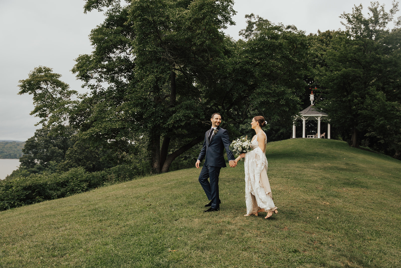 outdoor wedding photos at Southwood Estate Wedding