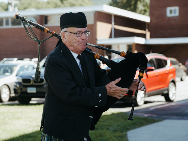 bagpiper outside wedding venue