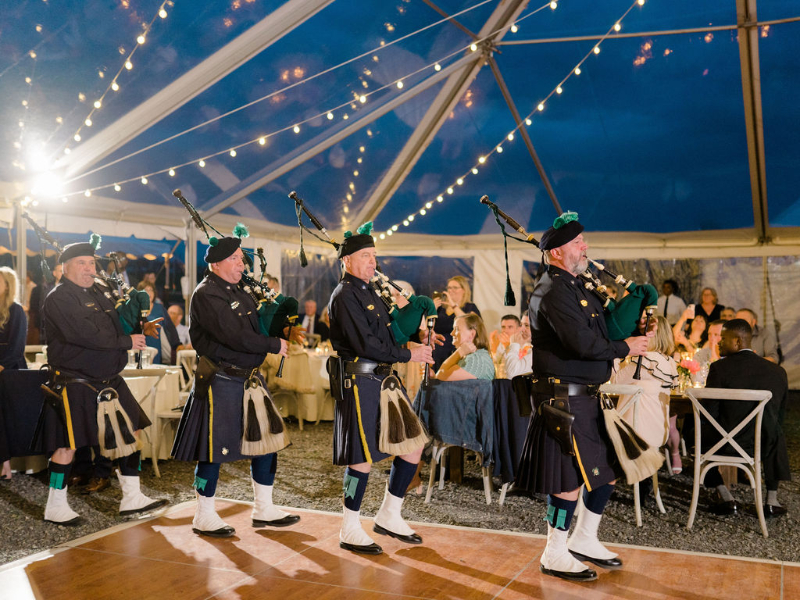 surprise live performance at Hudson Valley wedding