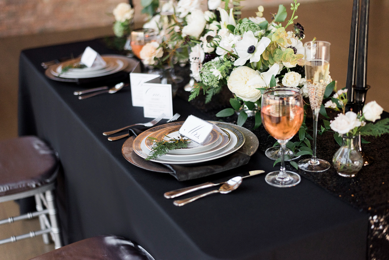 black and white fall wedding colors