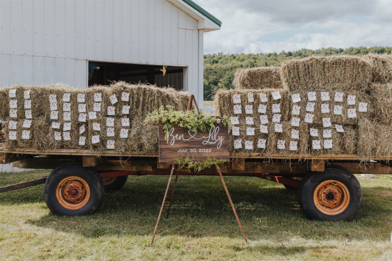 farm wedding decor