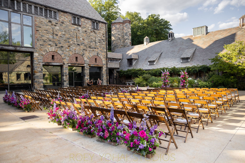 outdoor wedding ceremony at Blue Hill Farms