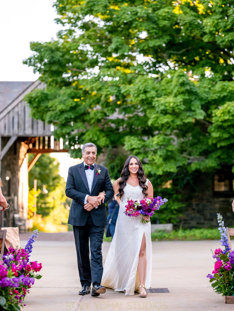 outdoor wedding ceremony at Blue Hill Farms