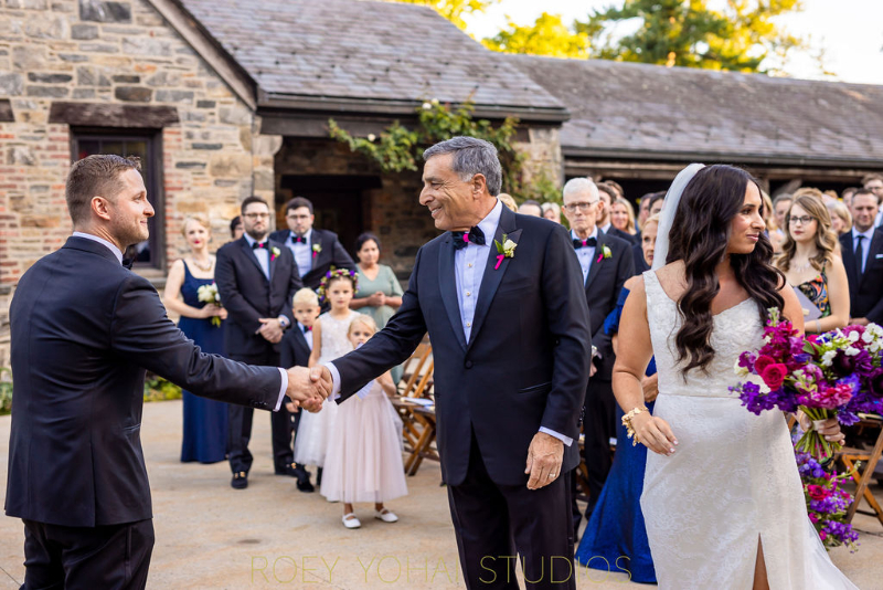 outdoor wedding ceremony at Blue Hill Farms