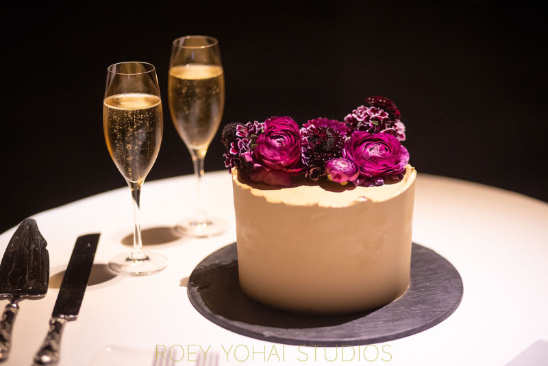 single tier romantic wedding cake