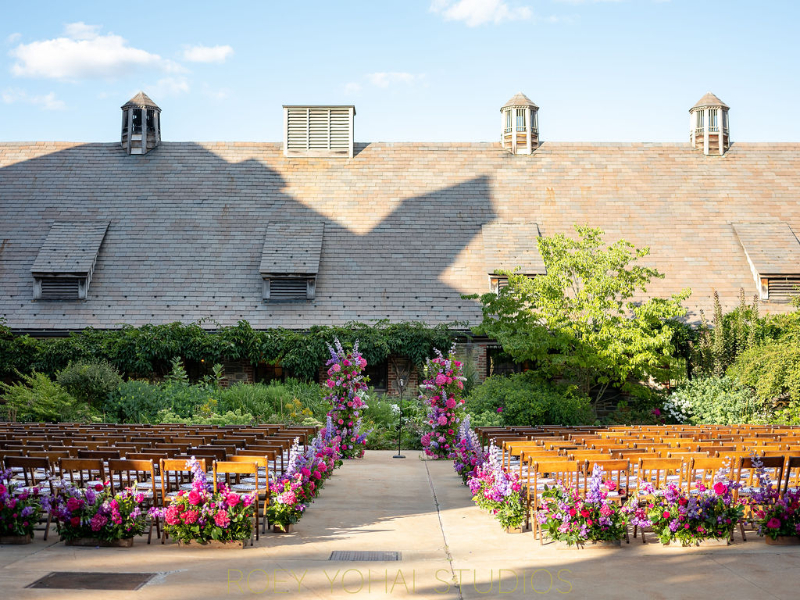 bright summer wedding colors for outdoor wedding ceremony