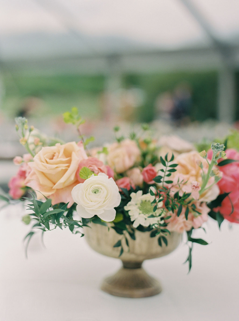 spring wedding colors in centerpieces