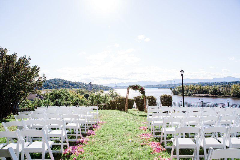 outdoor wedding ceremony in the Hudson Valley