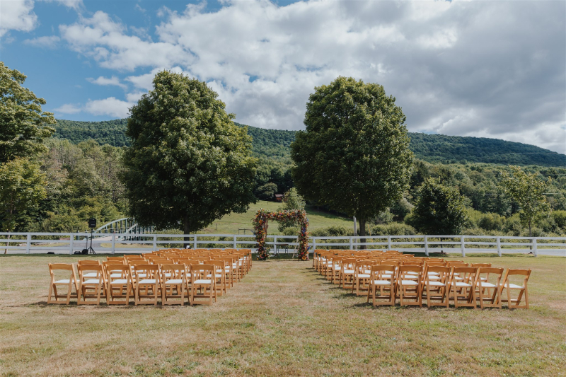 outdoor wedding ceremonies need experienced wedding vendors