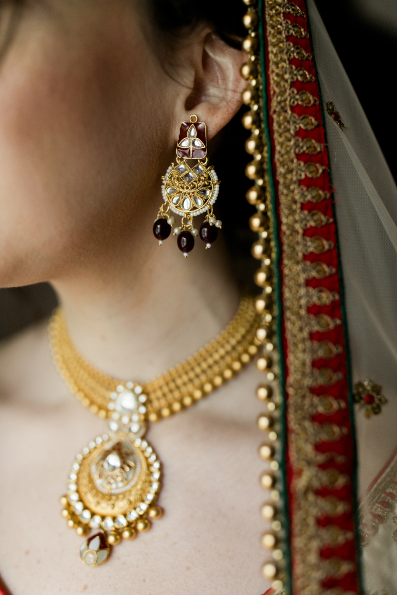 brides jewelry at Indian wedding