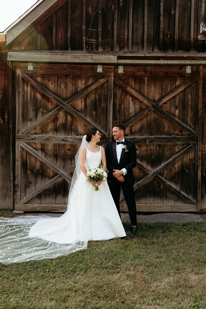 barn wedding photos in Upstate New York