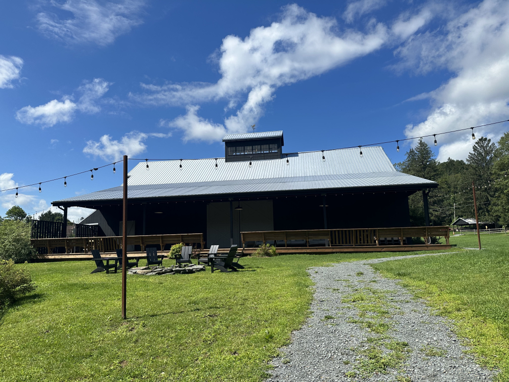 cocktail hour space at callicoon hills venue
