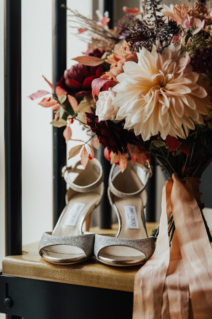 dried florals and burgundy fall wedding color palette