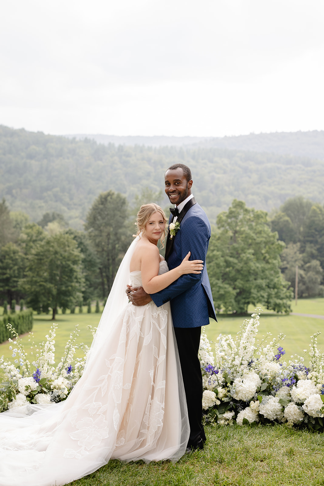 summer wedding at winbrooke outdoor portraits