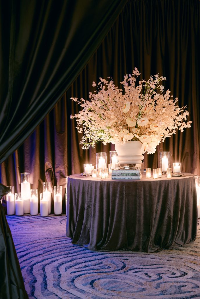 table decor and floral details