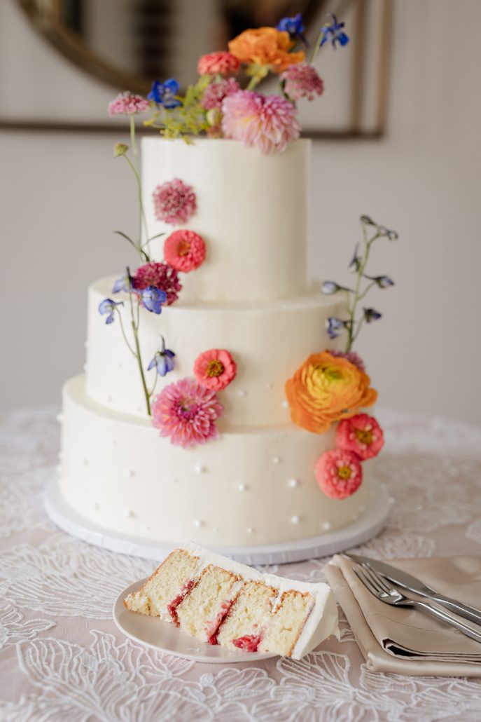 cake floral design - 2025 wedding trends