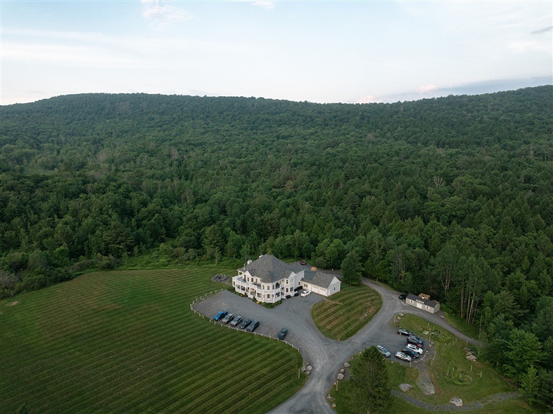 Hudson Valley wedding venues with accommodations