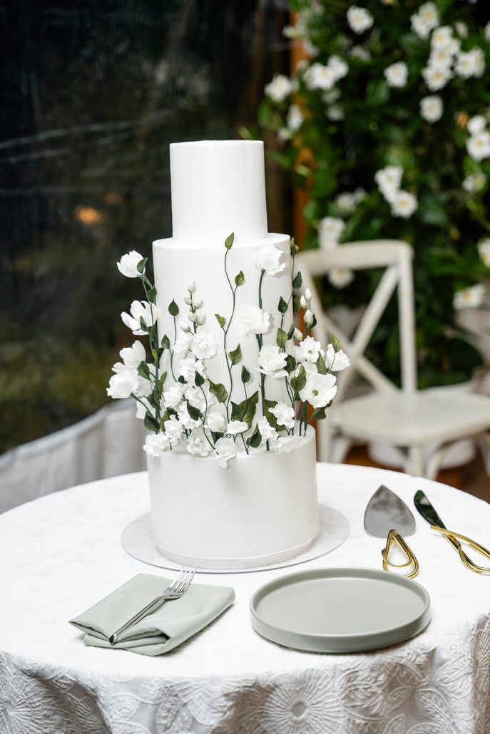 wedding cake table